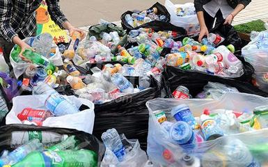 饮料瓶占城市生活垃圾逾三成 拾荒大军回收热情低_公益_网